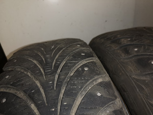 Goodyear Ultragrip 195/65 R15 plekkvelgedel VW (2 foto / 4)