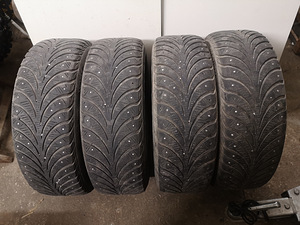 Goodyear Ultragrip 195/65 R15 plekkvelgedel VW (4 foto / 4)