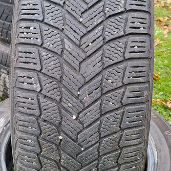 M+S / 235 60 18 / Michelin X-Ice Snow