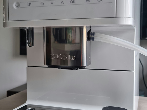 Miele полностью автоматическая кофемашина премиум-класса. Как новая. Гарантия