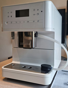 Miele täisautomaatne tippklassi kohvimasin. Uueväärne Garant (3 foto / 4)