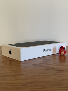 Apple iPhone 18 Pro / 256GB / черный (3 фото из 3)