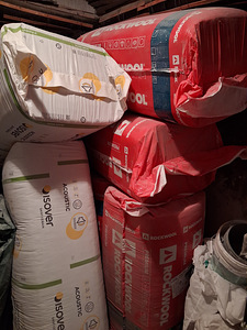 Продам каменную вату (1 фото из 2)