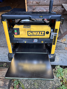 Рейсмусовый станок DeWalt (2 фото из 3)