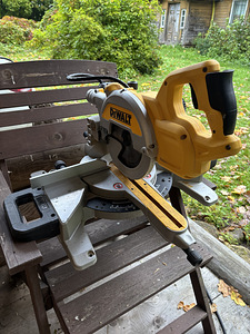 Угловая пила DeWalt (1 фото из 2)