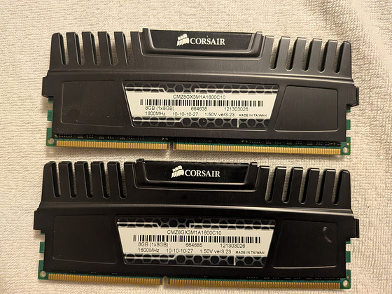 CORSAIR DDR3 16GB