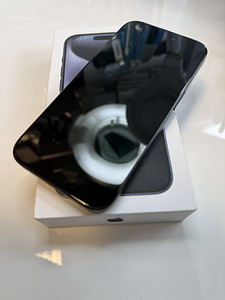 iPhone 15 Pro 256GB (2 foto / 4)