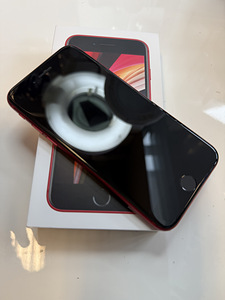iPhone se 2rd 64GB (2 foto / 4)