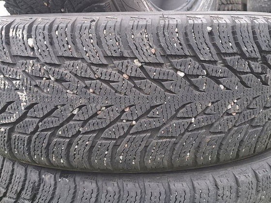 M+S / 205 60 16 / Nokian Hakkapeliitta R3