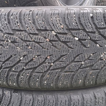 M+S / 205 60 16 / Nokian Hakkapeliitta R3