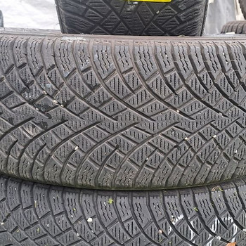 M+S / 205 60 16 / Nokian Hakkapeliitta R5