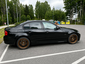 BMW e90 330xi (4 foto / 6)