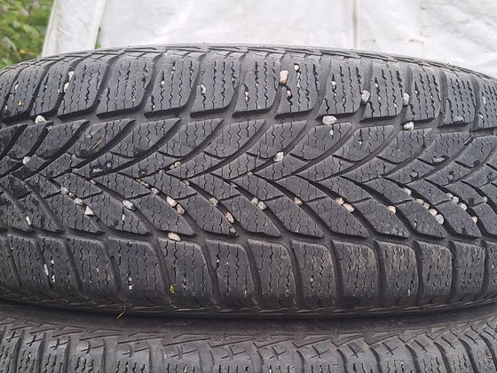M+S / 185 60 15 / Goodyear ultragrip Ice 2