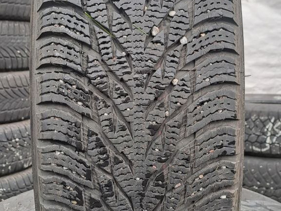 M+S / 195 65 15 / Nokian Hakkapeliitta R3