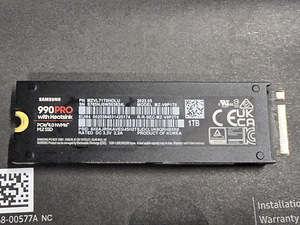 Samsung 990 PRO 1TB NVMe M.2 SSD с радиатором охлаждения (2 фото из 9)