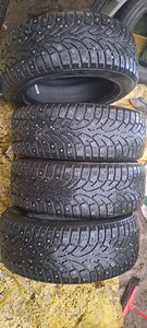 Шипованные шины / 205 55 16 / Bridgestone (1 фото из 2)