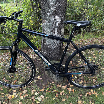 Hübriidratas Merida Crossway Striker 28” M / L - raam !