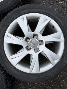 17" Audi A5 originaalveljed 5x112 + naastrehvid 225/50/17 (6 foto / 9)
