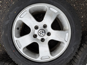 16" диски Volkswagen 5x112 + шины 205/55/16 (8 мм) (2 фото из 7)