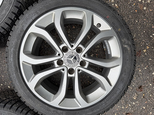 17" Mercedes-Benz originaalveljed 5x112 + naastrehvid 225/45 (6 foto / 10)