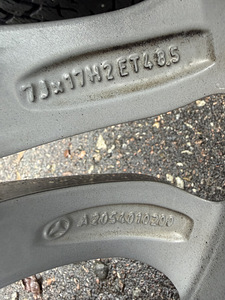 17" Mercedes-Benz originaalveljed 5x112 + naastrehvid 225/45 (9 foto / 10)