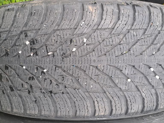 M+S / 275 45 20 / Nokian Hakkapeliitta R3