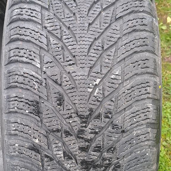 M+S / 245 45 18 / Nokian Hakkapeliitta R3