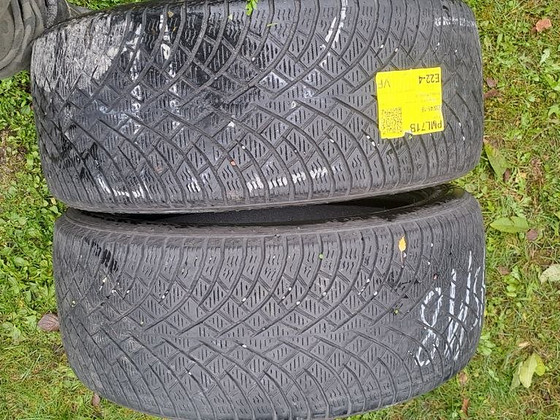 M+S / 235 45 18 / Nokian Hakkapeliitta R5