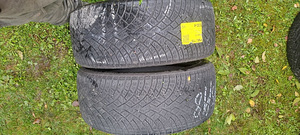 M+S / 235 45 18 / Nokian Hakkapeliitta R5 (1 foto / 1)