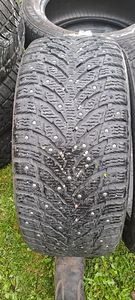 Naastrehvid / 235 45 18 / Nokian Hakkapeliitta 9 (1 foto / 2)