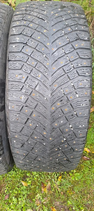 Шипованные шины / 275 55 19 / Michelin X - Ice North 4 (1 фото из 2)
