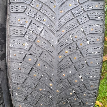 Шипованные шины / 275 55 19 / Michelin X - Ice North 4