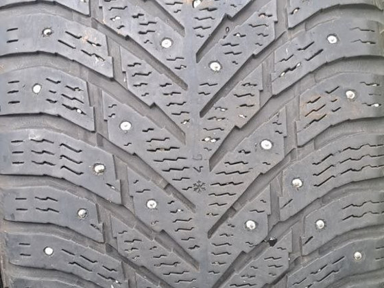 Шипованные шины / 255 45 19 / Nokian Hakkapeliitta 10