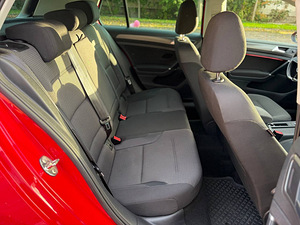VOLKSWAGEN GOLF (8 foto / 8)