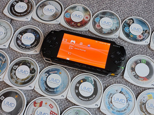Suur Sony PSP komplekt – konsool + 24 mängu + 4 filmi (2 foto / 6)