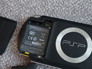 Suur Sony PSP komplekt – konsool + 24 mängu + 4 filmi (6 foto / 6)