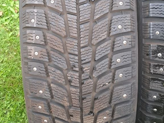 Шипованные шины / 215 65 16 / Michelin X-Ice North