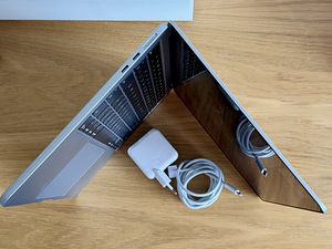 Apple Macbook Air 13 M4 16/256GB небесно-голубой, как новый. (3 фото из 6)