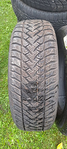 M+S / 215 65 16 / Goodyear (1 foto / 3)