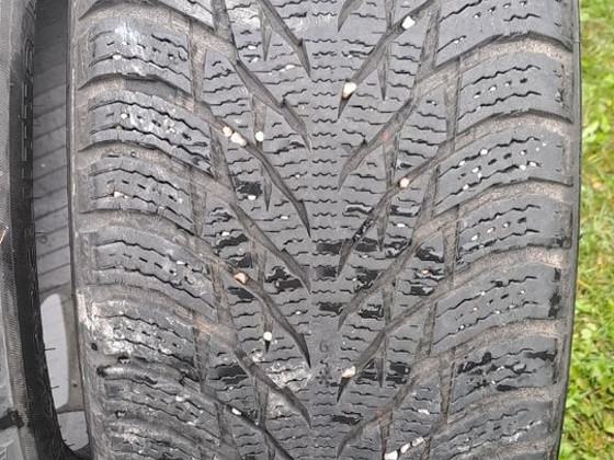 M+S / 225 55 16 / Nokian