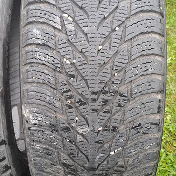 M+S / 225 55 16 / Nokian