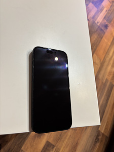 iPhone 15 (2 foto / 6)