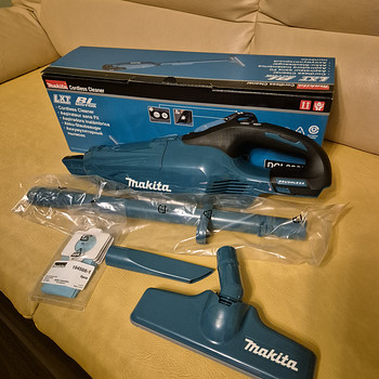 Аккумуляторный пылесос Makita DCL282FZ