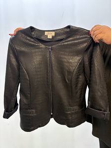 Naiste kunstnahast jakk Justin Collection, suurus 44 (1 foto / 3)
