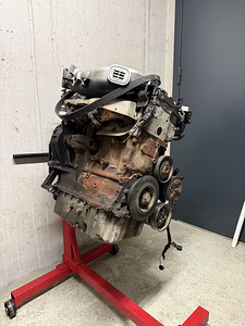 VR6 2.8 AFP двигатель (2 фото из 3)