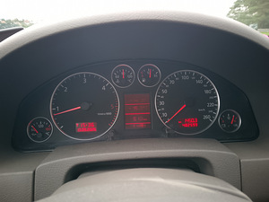 Audi A6 c5 (7 foto / 8)