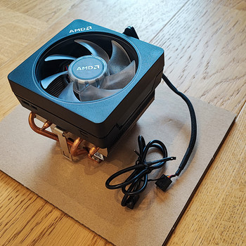 Процессорный кулер AMD Wraith Prism RGB