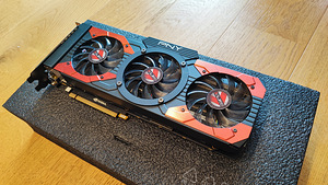 PNY GeForce GTX 1080 8GB GDDR5X (1 foto / 7)