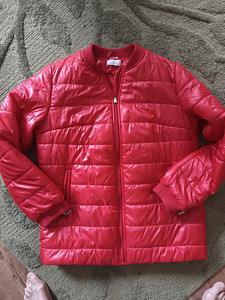 Новая куртка размера M/L (1 фото из 2)