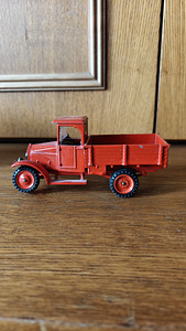 Коллекция моделей автомобилей СССР 1:43 — Made in USSR (8 фото из 10)
